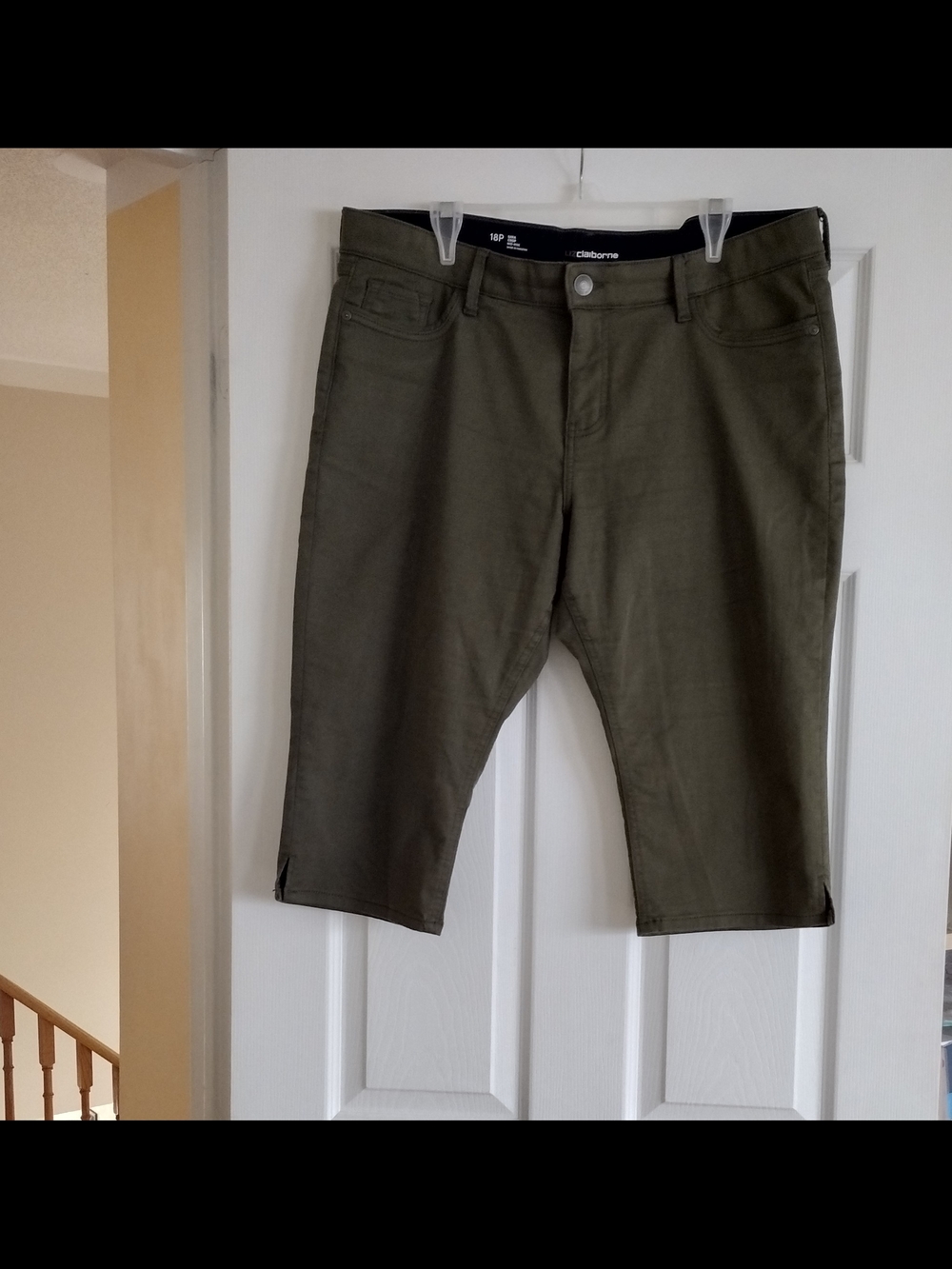 Womens Liz Claiborne Green Mid Rise Sara Crop Comfort Cropped Pants